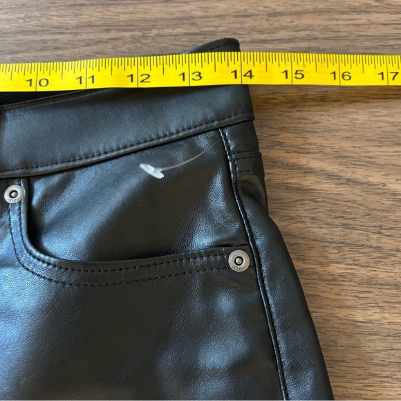 ❤️ NWT GAP High Rise Vegan Leather Vintage Slim Pant Black Size 27 - Picture 8 of 11
